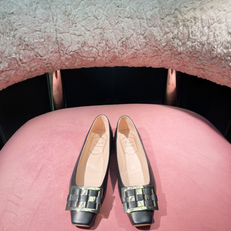 roger u1u1er flat shoes